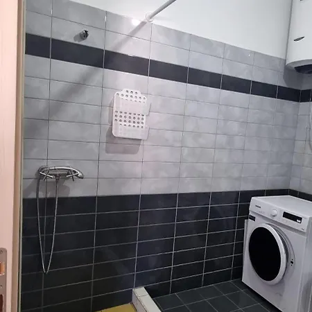 Kune Shengjin 1 * Lezhë