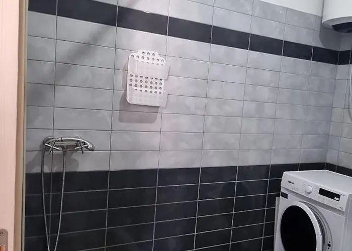 Kune Shengjin 1 * Lezhë